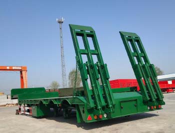 低平板半掛車(chē)