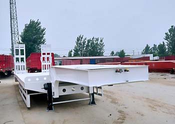 低平板半掛車(chē)