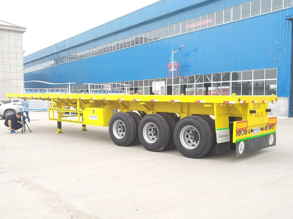 平板運(yùn)輸半掛車