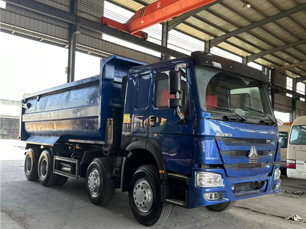 自卸半掛車(chē)